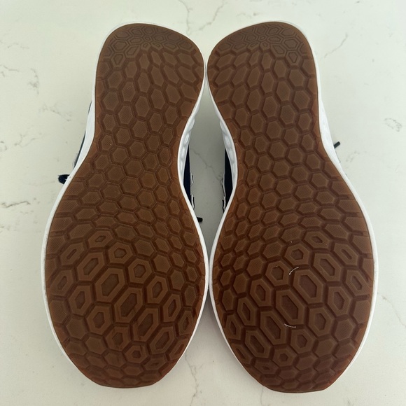 New Balance - Picture 4 of 5